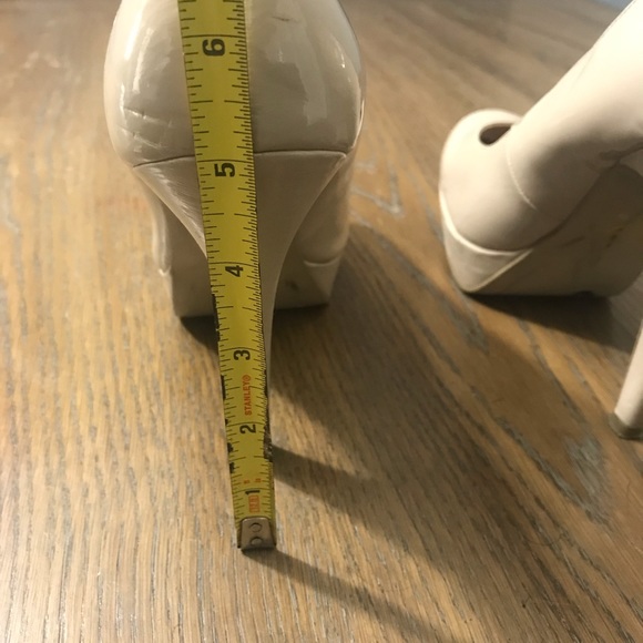 Guess Tan Platform Heels - Picture 4 of 5